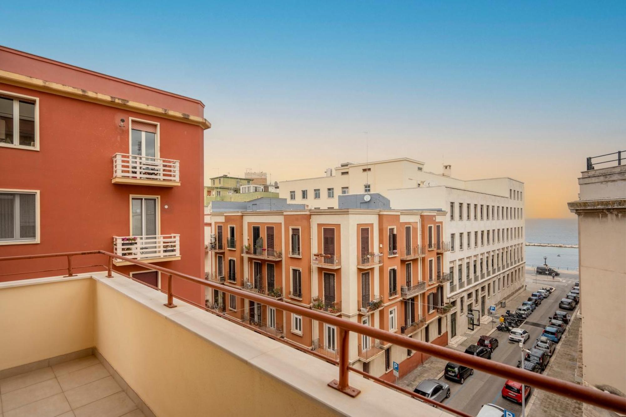 Casa Bonaive, Ampio Trilocale Vista Mare Lejlighed Bari Eksteriør billede